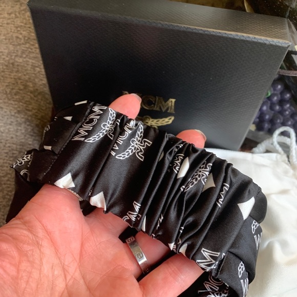 SOLD⛔️Authentic MCM SILK VISETOS diamonds Monogram print headband - Picture 10 of 12